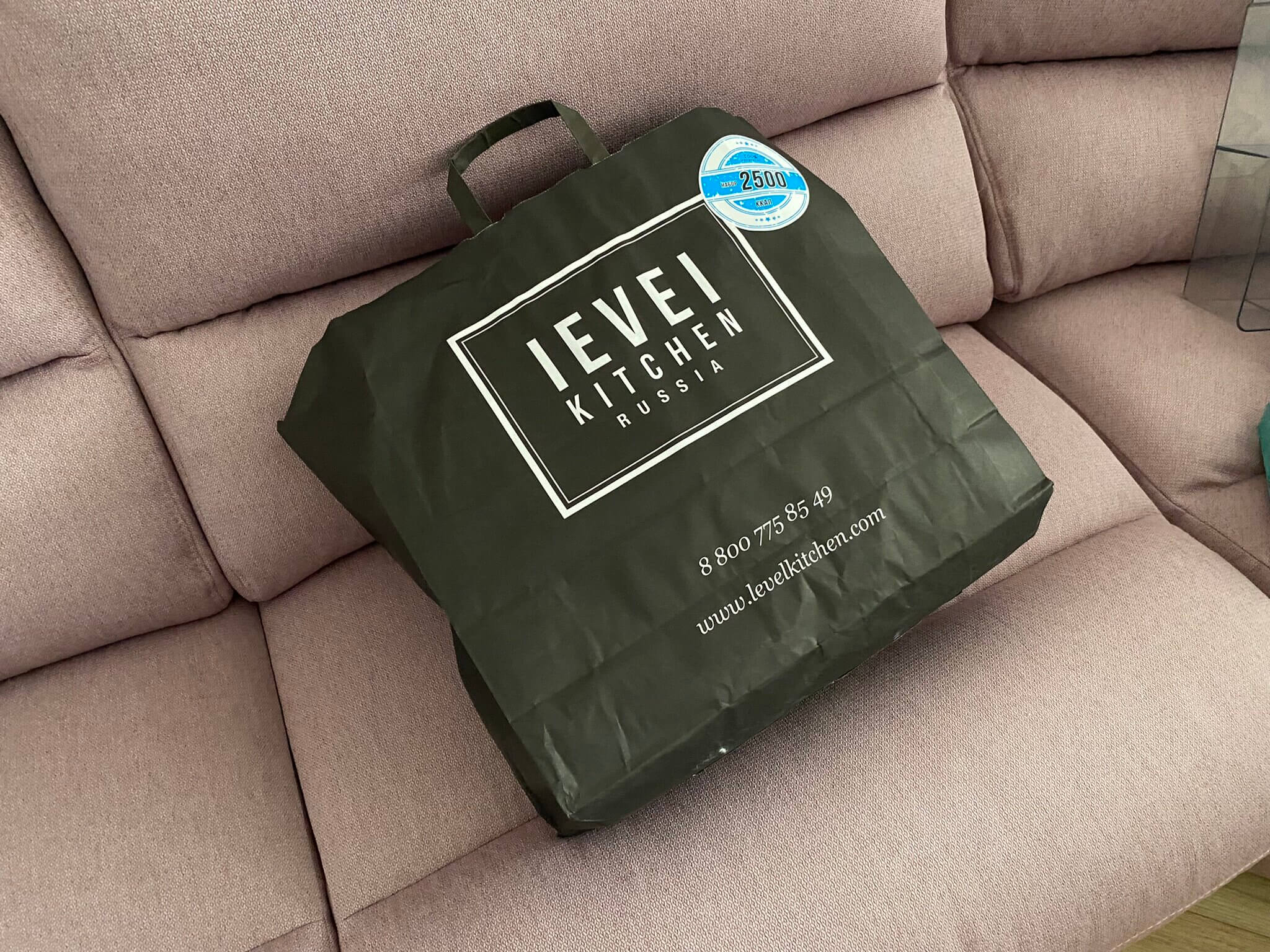 Клиенты Level Kitchen и MyFood массово жалуются на срывы доставок: часть заказов не приезжает